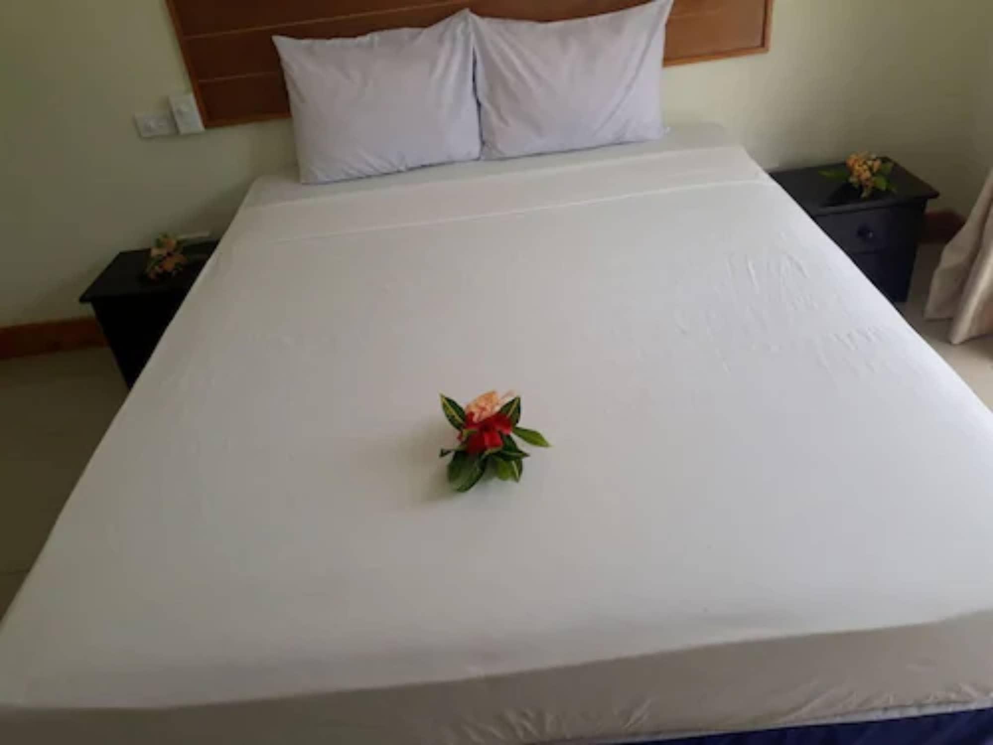 Anchorage Beach Resort Viseisei Bagian luar foto